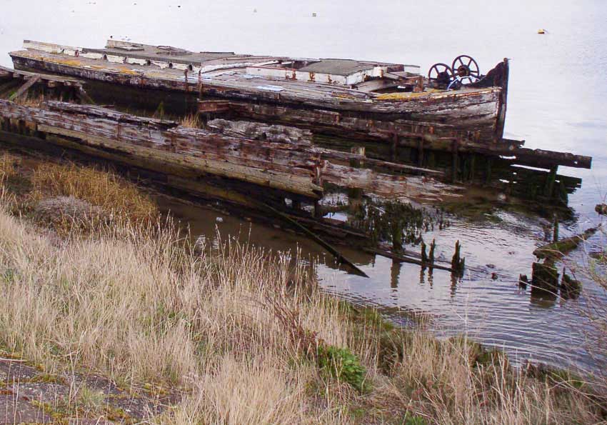 Old barges Hey bridge 01.jpg